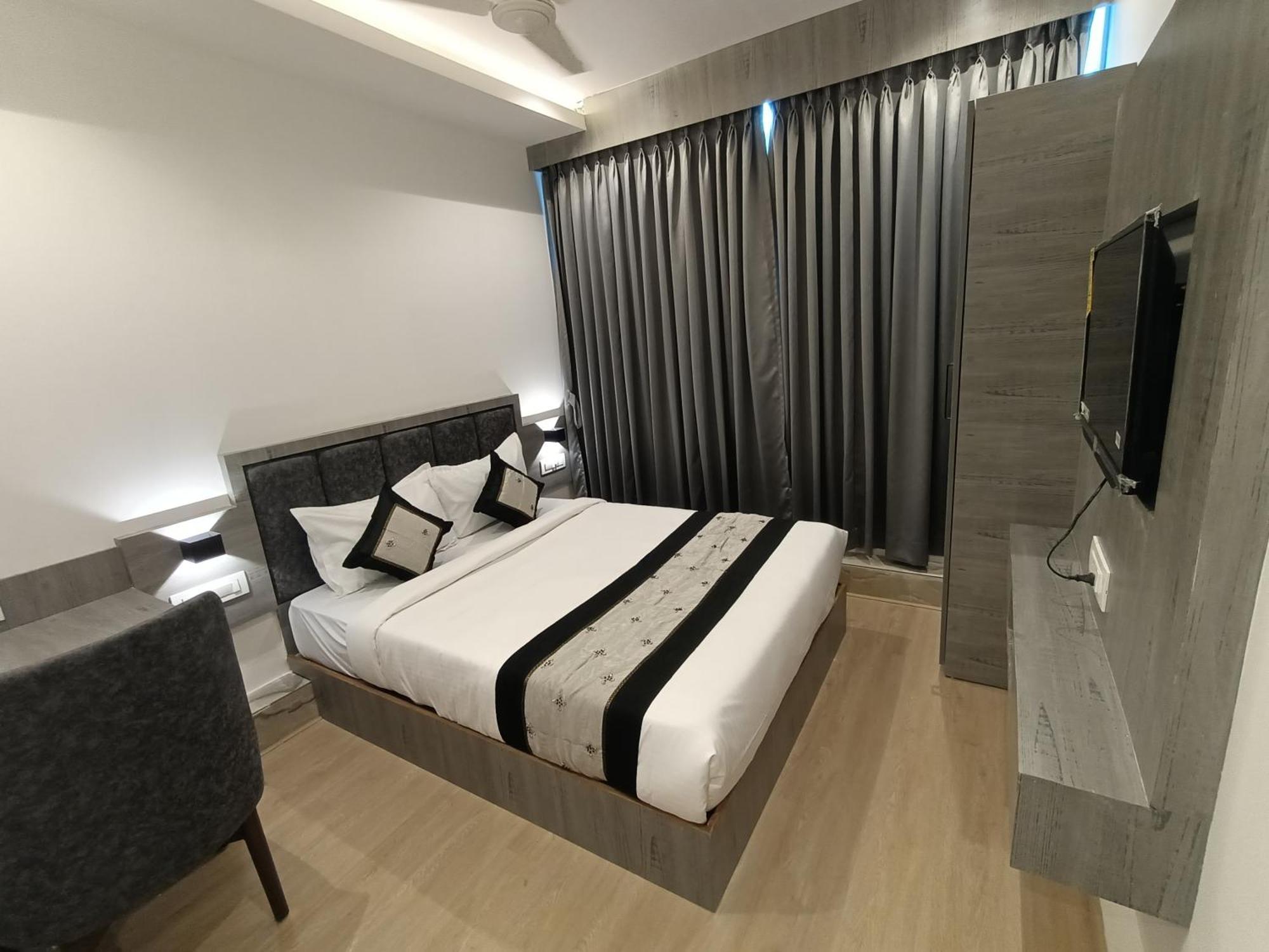 Hotel Beverly Palace Santacruz - Near Bkc - Mumbai Airport T1 ภายนอก รูปภาพ