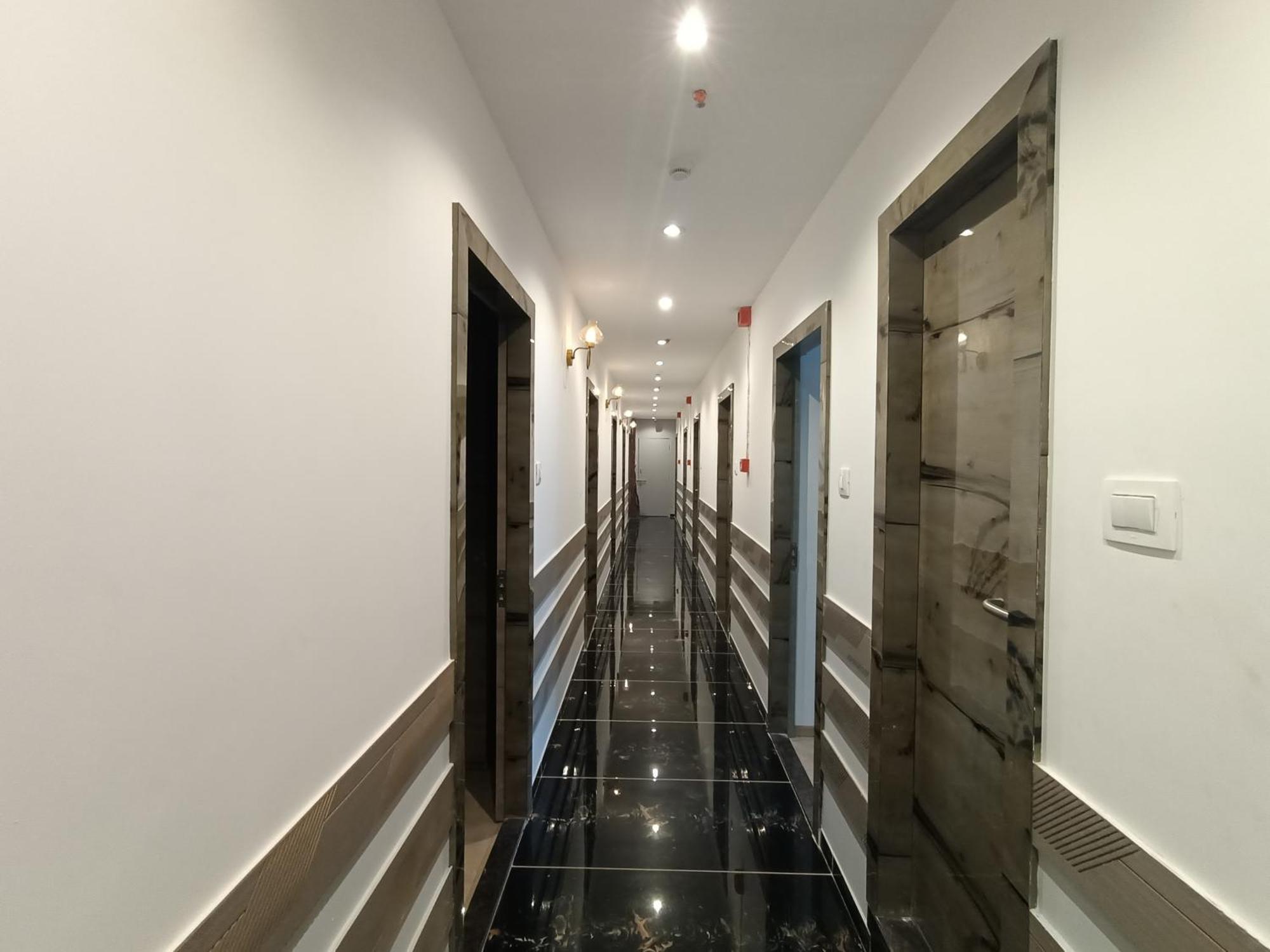 Hotel Beverly Palace Santacruz - Near Bkc - Mumbai Airport T1 ภายนอก รูปภาพ