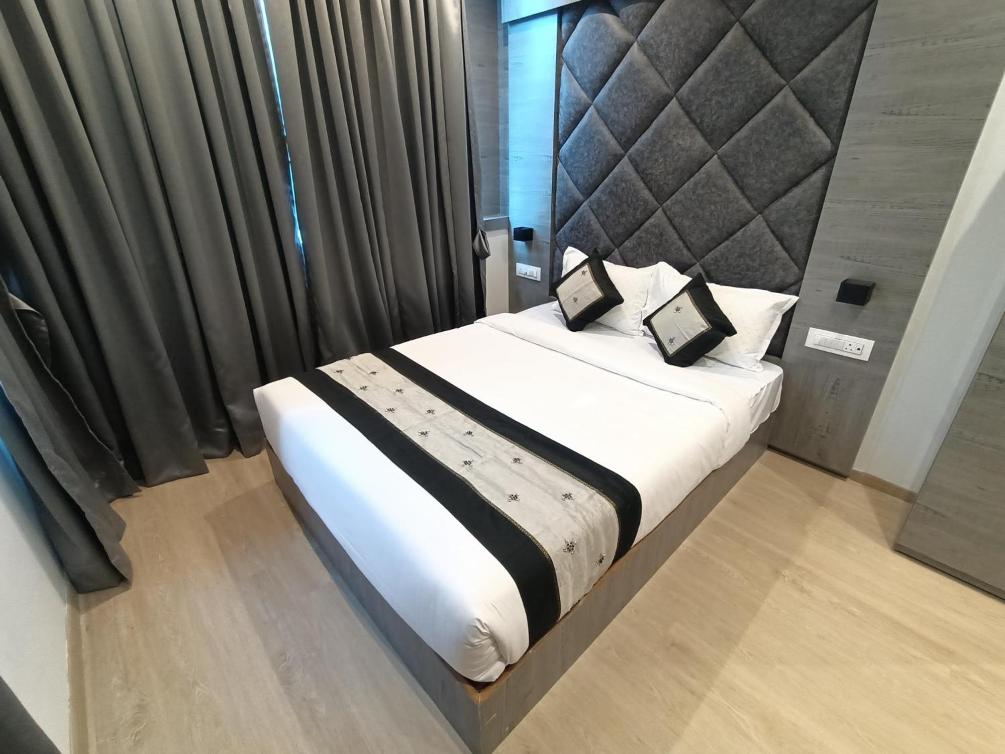 Hotel Beverly Palace Santacruz - Near Bkc - Mumbai Airport T1 ภายนอก รูปภาพ